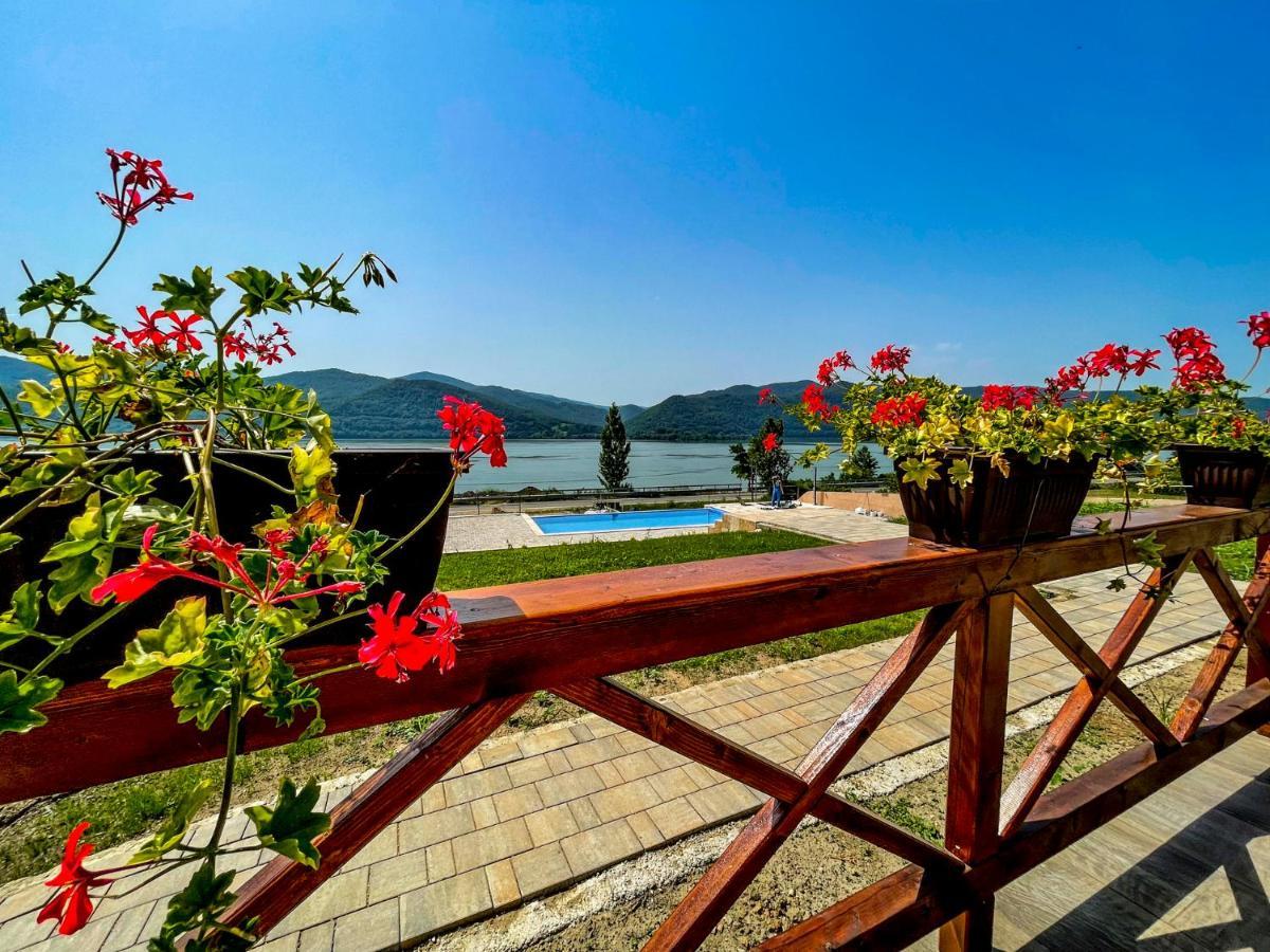 Pensiunea Balkan Gornea Bagian luar foto